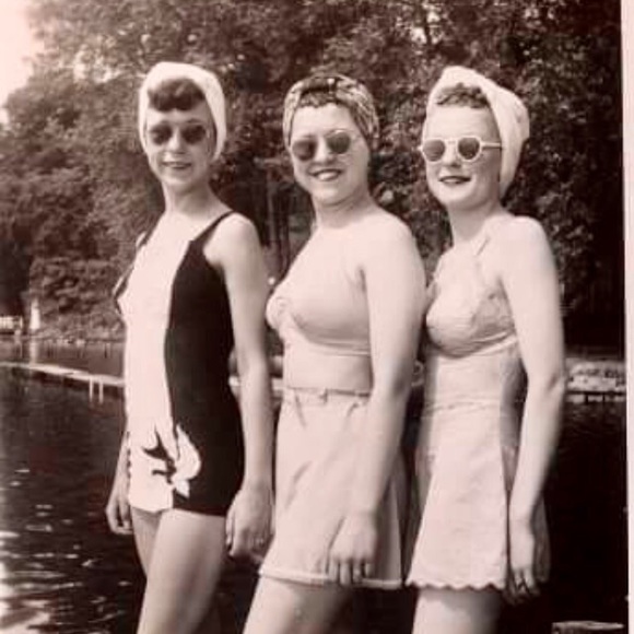 Meet your Posher, Mallory - Picture 2 of 3